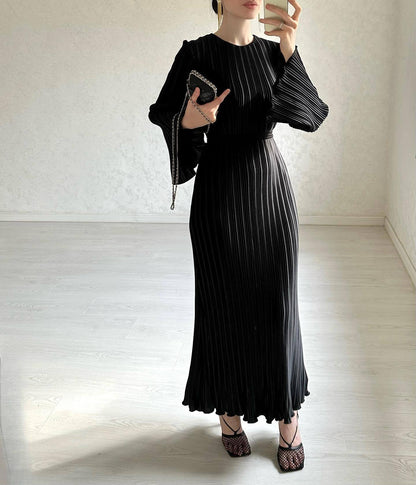 Elegant Pleated Trumpet Sleeve Midi Dress