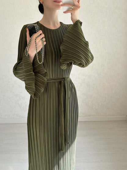 Elegant Pleated Trumpet Sleeve Midi Dress