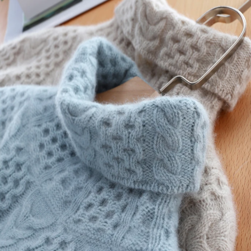 Dreamy Hand-knit Turtleneck Sweater