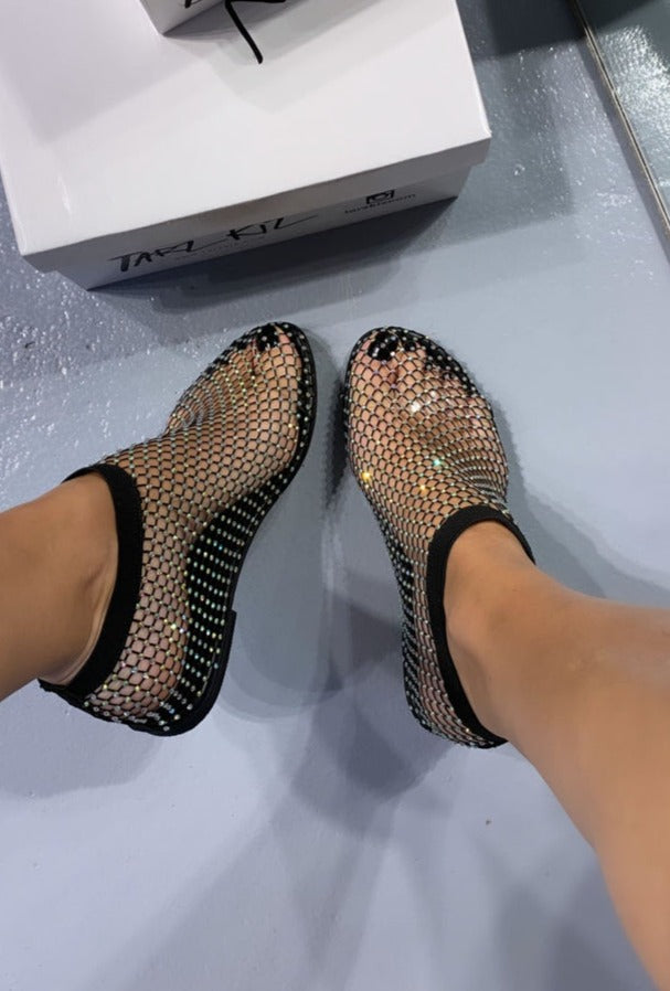 Flat hollow diamond short sandals