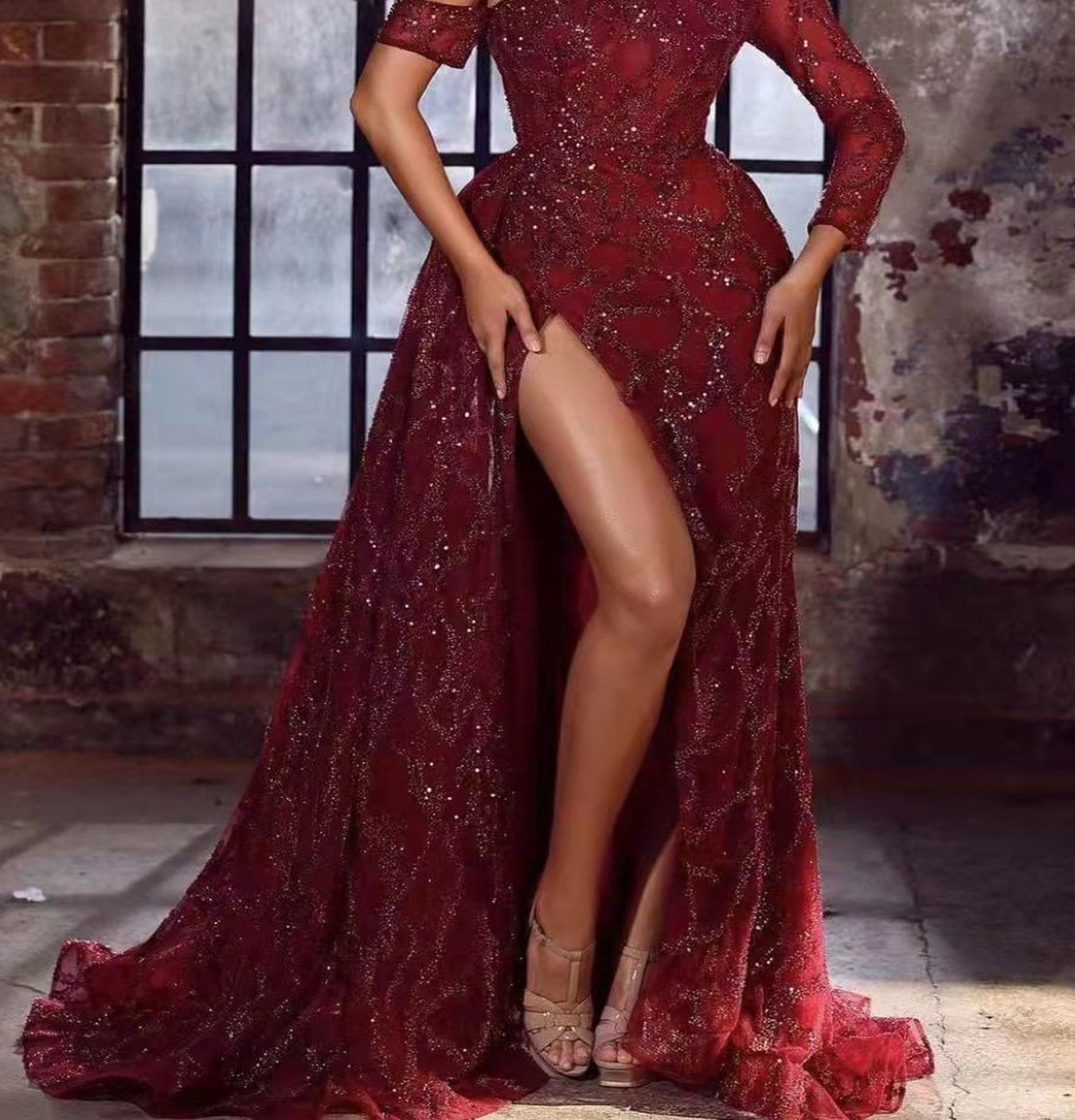 Elegant Burgundy Long Sleeves Evening Dress